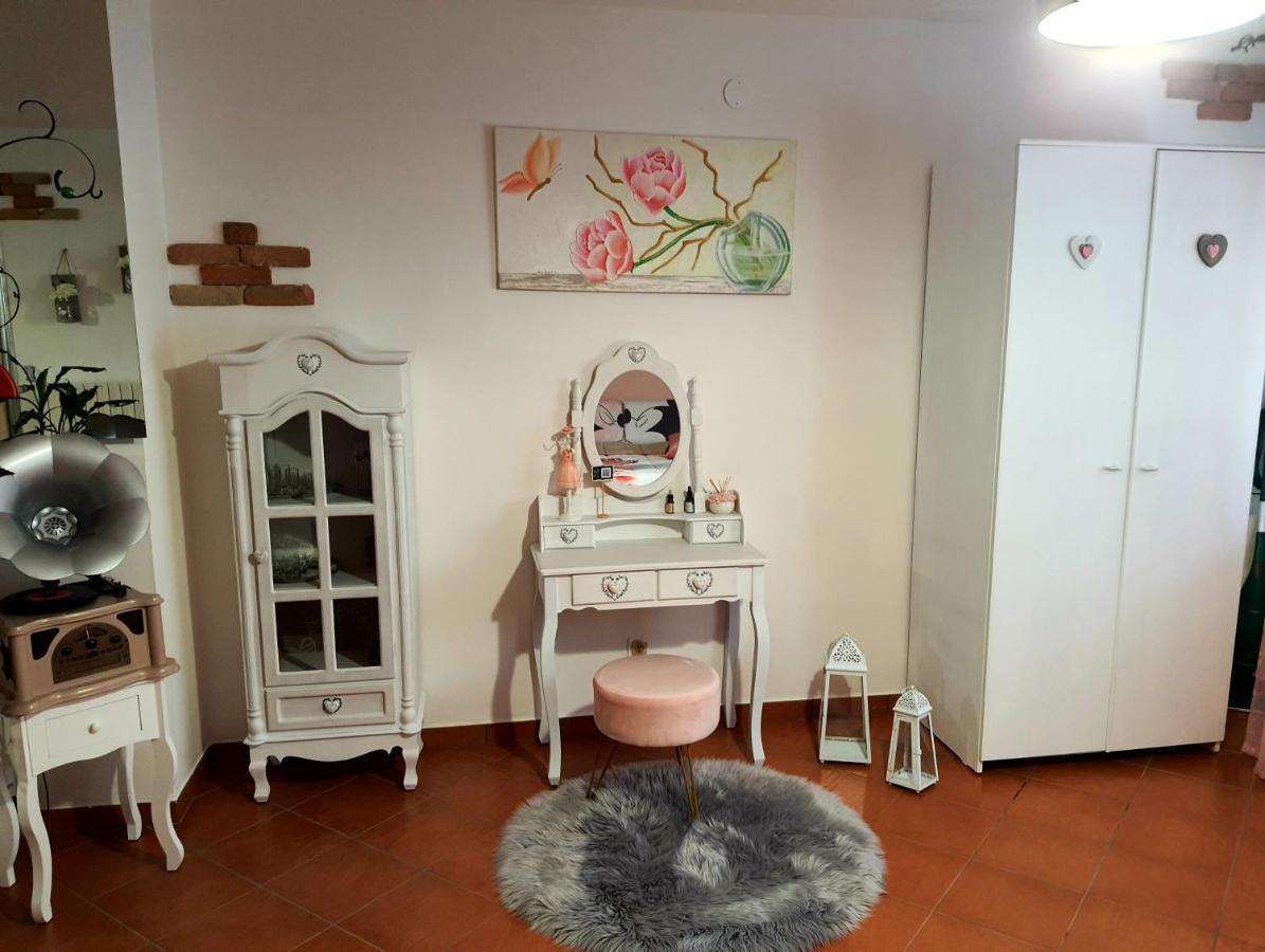 Shabby Chic Rooms Con Cucina E Giardino Privato Pomarico Exteriör bild